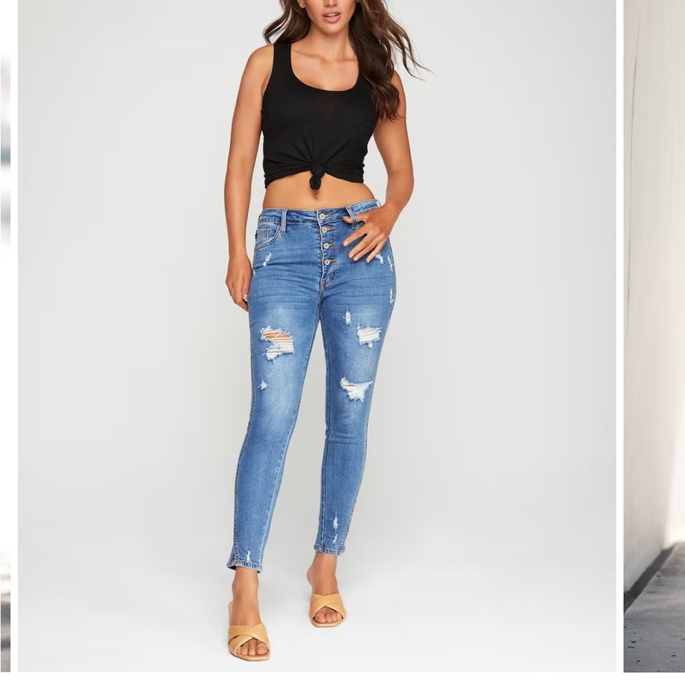 High Rise Split Ankle Distressed Skinny jeans